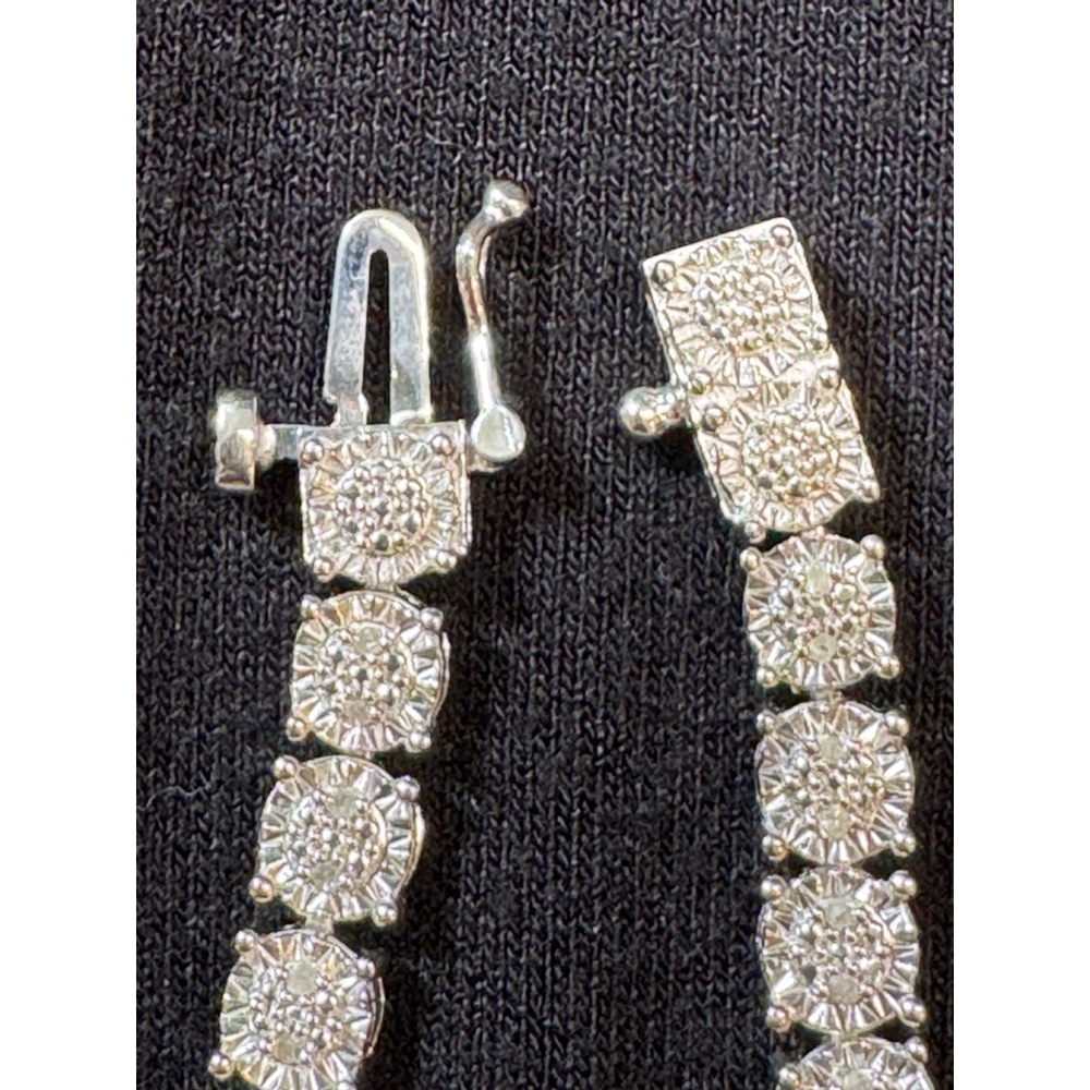 Sterling silver and diamond tennis bracelet 7 inches .25 ctw - Picture 5 of 6